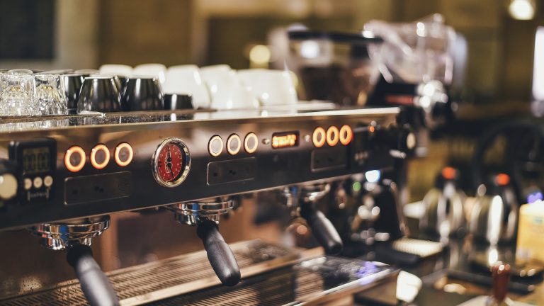 全自動コーヒーメーカーのおすすめランキングTOP3を発表。人気モデルを徹底比較！